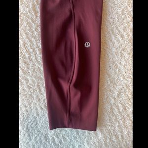 NWT Lululemon Base Pace HR Tight 25”